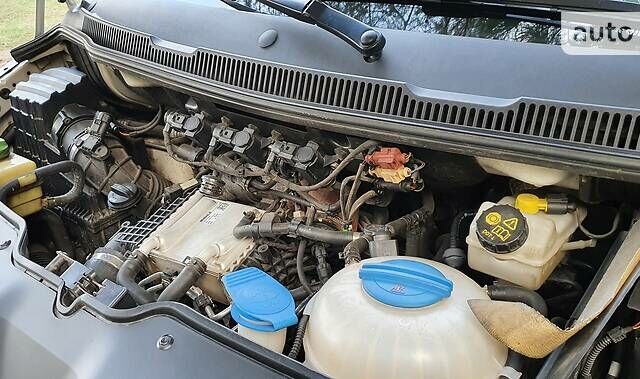 Белый Фольксваген Transporter, объемом двигателя 2 л и пробегом 270 тыс. км за 23100 $, фото 73 на Automoto.ua