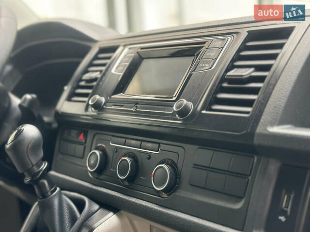 Белый Фольксваген Transporter, объемом двигателя 2 л и пробегом 264 тыс. км за 15900 $, фото 34 на Automoto.ua