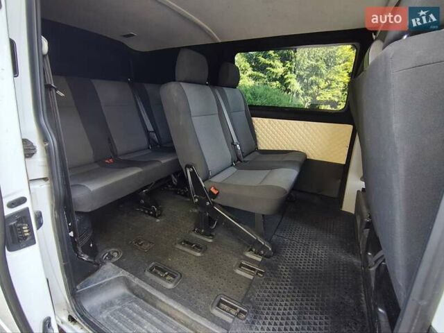 Белый Фольксваген Transporter, объемом двигателя 2 л и пробегом 240 тыс. км за 23400 $, фото 2 на Automoto.ua