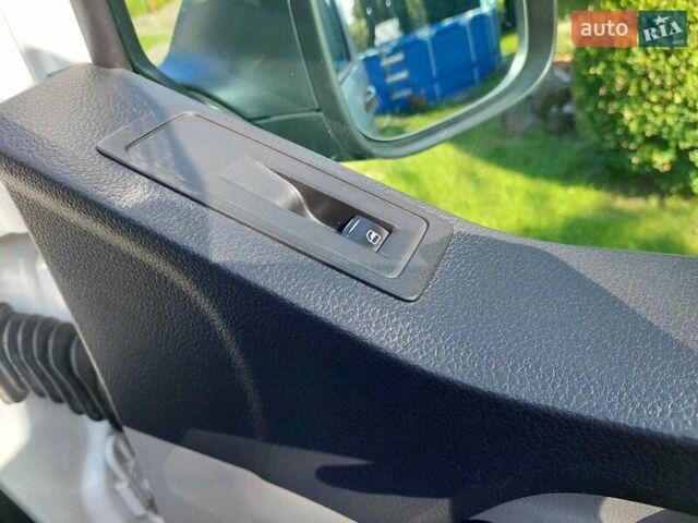 Белый Фольксваген Transporter, объемом двигателя 2 л и пробегом 126 тыс. км за 18999 $, фото 18 на Automoto.ua