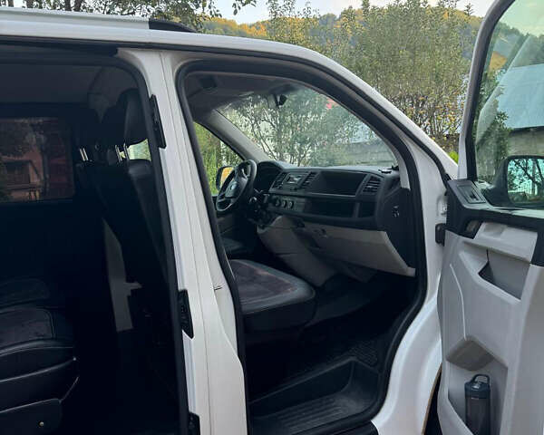 Белый Фольксваген Transporter, объемом двигателя 2 л и пробегом 205 тыс. км за 17000 $, фото 10 на Automoto.ua