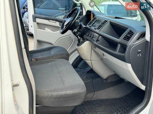 Белый Фольксваген Transporter, объемом двигателя 2 л и пробегом 230 тыс. км за 17340 $, фото 19 на Automoto.ua