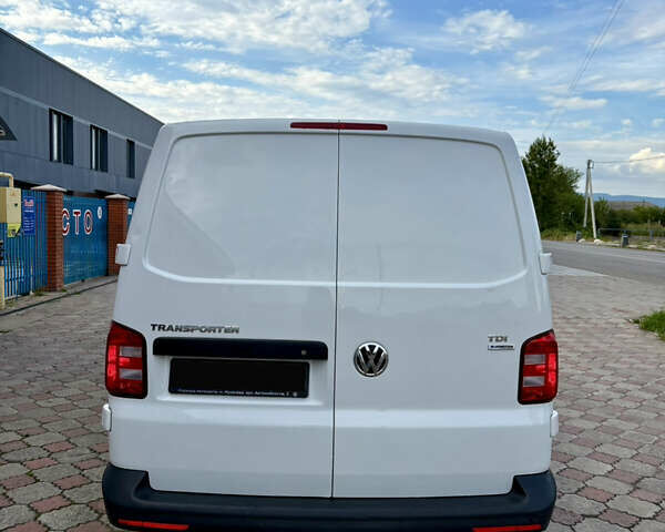 Білий Фольксваген Transporter, об'ємом двигуна 2 л та пробігом 305 тис. км за 15999 $, фото 3 на Automoto.ua