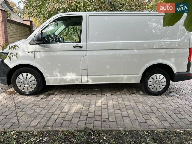 Білий Фольксваген Transporter, об'ємом двигуна 2 л та пробігом 295 тис. км за 15500 $, фото 1 на Automoto.ua