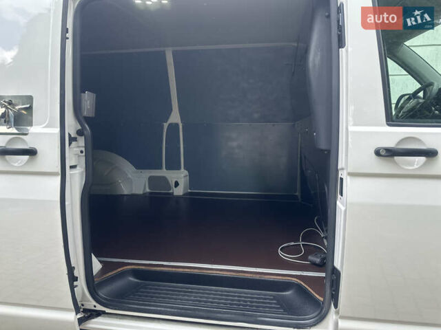 Белый Фольксваген Transporter, объемом двигателя 2 л и пробегом 264 тыс. км за 15900 $, фото 51 на Automoto.ua