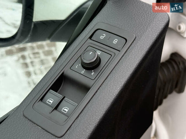 Білий Фольксваген Transporter, об'ємом двигуна 1.97 л та пробігом 237 тис. км за 22900 $, фото 109 на Automoto.ua