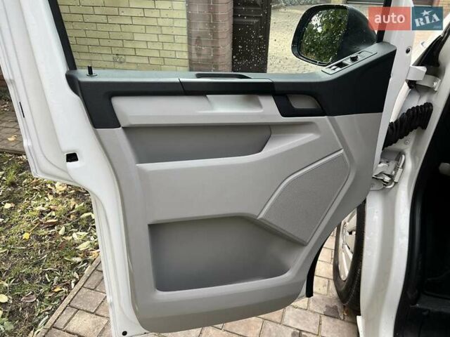 Білий Фольксваген Transporter, об'ємом двигуна 2 л та пробігом 295 тис. км за 15500 $, фото 9 на Automoto.ua