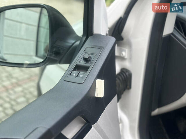 Белый Фольксваген Transporter, объемом двигателя 2 л и пробегом 264 тыс. км за 15900 $, фото 25 на Automoto.ua