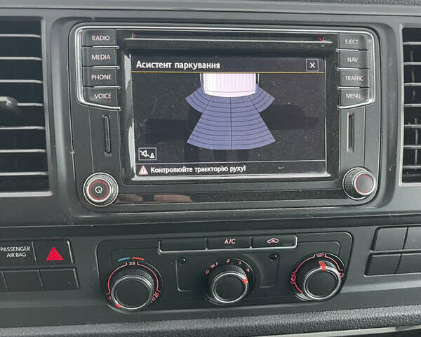 Білий Фольксваген Transporter, об'ємом двигуна 2 л та пробігом 228 тис. км за 19000 $, фото 24 на Automoto.ua