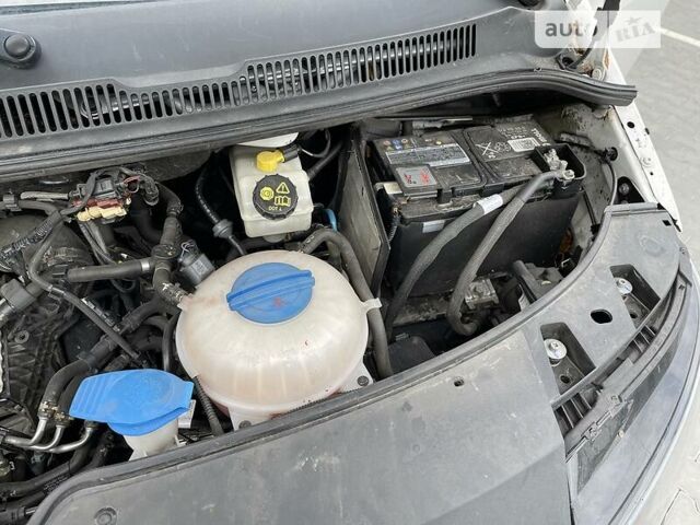 Білий Фольксваген Transporter, об'ємом двигуна 2 л та пробігом 210 тис. км за 16800 $, фото 12 на Automoto.ua