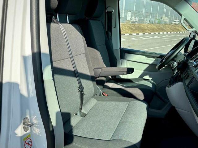 Білий Фольксваген Transporter, об'ємом двигуна 2 л та пробігом 243 тис. км за 19900 $, фото 11 на Automoto.ua