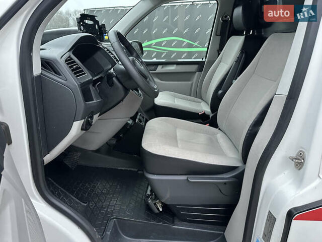Білий Фольксваген Transporter, об'ємом двигуна 2 л та пробігом 226 тис. км за 29999 $, фото 27 на Automoto.ua
