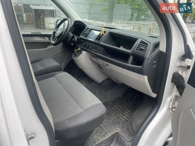 Белый Фольксваген Transporter, объемом двигателя 2 л и пробегом 241 тыс. км за 17500 $, фото 16 на Automoto.ua