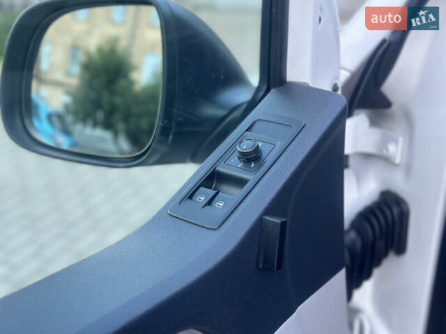 Белый Фольксваген Transporter, объемом двигателя 2 л и пробегом 219 тыс. км за 16700 $, фото 22 на Automoto.ua