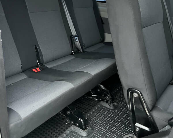 Белый Фольксваген Transporter, объемом двигателя 1.97 л и пробегом 430 тыс. км за 18800 $, фото 25 на Automoto.ua