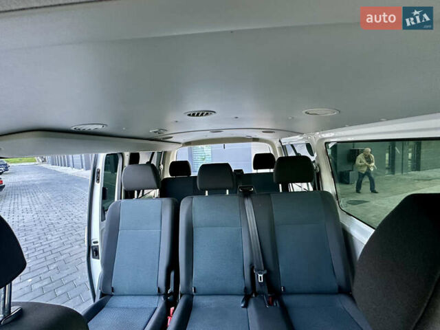 Білий Фольксваген Transporter, об'ємом двигуна 2 л та пробігом 225 тис. км за 20888 $, фото 45 на Automoto.ua