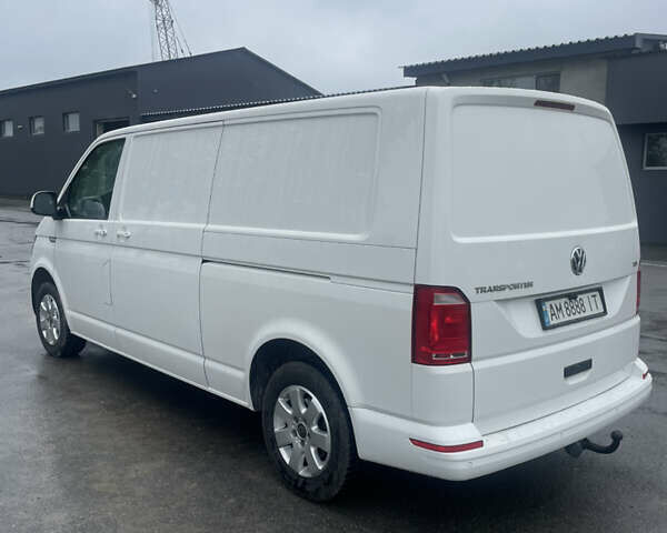 Белый Фольксваген Transporter, объемом двигателя 2 л и пробегом 241 тыс. км за 17500 $, фото 2 на Automoto.ua