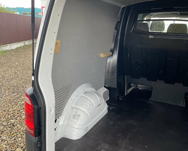 Білий Фольксваген Transporter, об'ємом двигуна 2 л та пробігом 228 тис. км за 19000 $, фото 35 на Automoto.ua