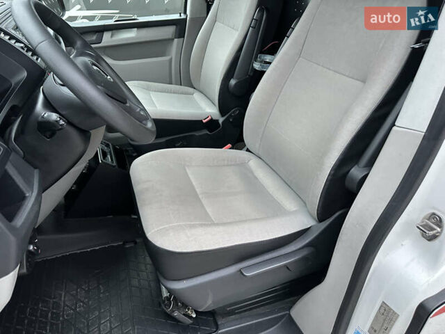 Білий Фольксваген Transporter, об'ємом двигуна 2 л та пробігом 226 тис. км за 29999 $, фото 28 на Automoto.ua