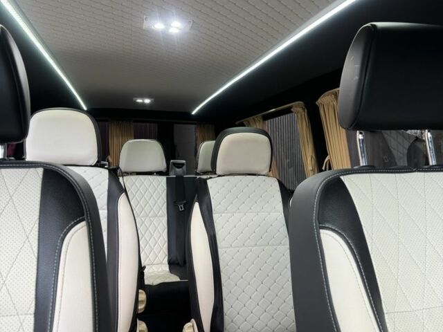 Белый Фольксваген Transporter, объемом двигателя 2 л и пробегом 300 тыс. км за 21500 $, фото 4 на Automoto.ua