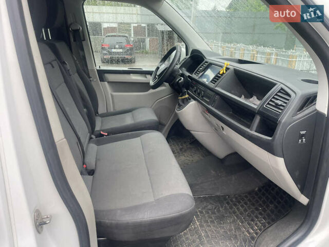 Белый Фольксваген Transporter, объемом двигателя 2 л и пробегом 241 тыс. км за 17500 $, фото 14 на Automoto.ua