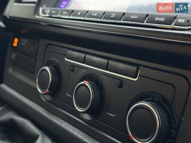 Белый Фольксваген Transporter, объемом двигателя 1.97 л и пробегом 241 тыс. км за 20800 $, фото 18 на Automoto.ua