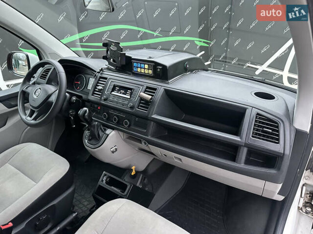 Білий Фольксваген Transporter, об'ємом двигуна 2 л та пробігом 226 тис. км за 29999 $, фото 19 на Automoto.ua