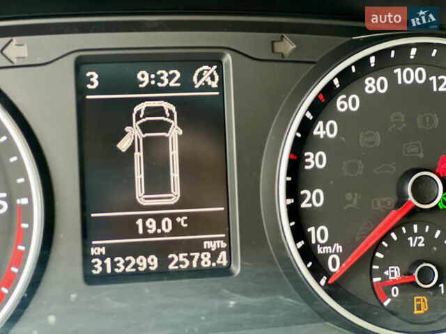 Белый Фольксваген Transporter, объемом двигателя 1.97 л и пробегом 313 тыс. км за 19500 $, фото 18 на Automoto.ua