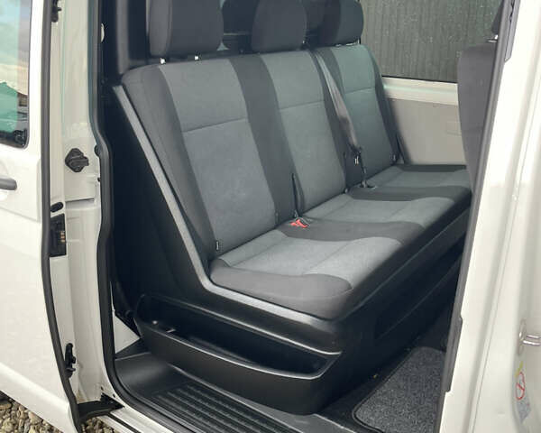 Білий Фольксваген Transporter, об'ємом двигуна 2 л та пробігом 228 тис. км за 19000 $, фото 30 на Automoto.ua