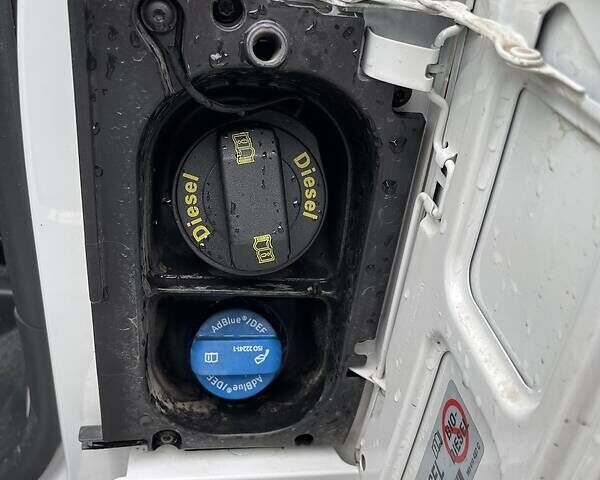 Білий Фольксваген Transporter, об'ємом двигуна 2 л та пробігом 210 тис. км за 16800 $, фото 13 на Automoto.ua