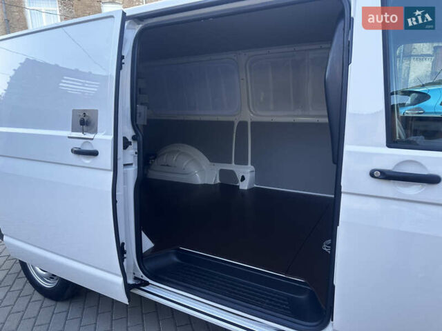 Белый Фольксваген Transporter, объемом двигателя 2 л и пробегом 219 тыс. км за 16700 $, фото 29 на Automoto.ua