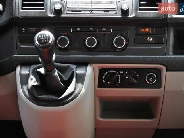 Белый Фольксваген Transporter, объемом двигателя 2 л и пробегом 210 тыс. км за 24800 $, фото 60 на Automoto.ua