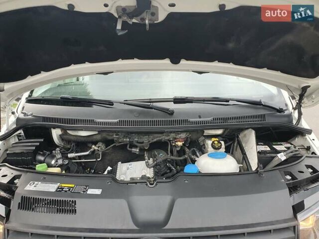 Білий Фольксваген Transporter, об'ємом двигуна 2 л та пробігом 254 тис. км за 18750 $, фото 21 на Automoto.ua