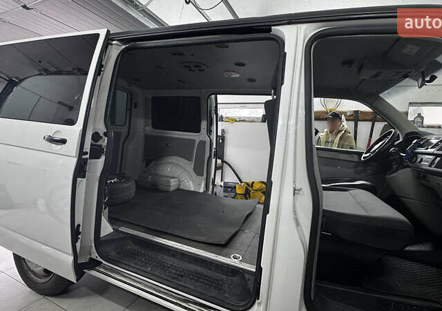 Белый Фольксваген Transporter, объемом двигателя 1.97 л и пробегом 309 тыс. км за 21800 $, фото 8 на Automoto.ua