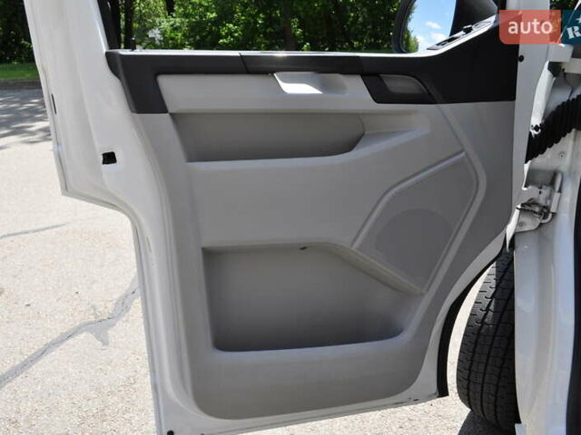 Белый Фольксваген Transporter, объемом двигателя 2 л и пробегом 210 тыс. км за 24800 $, фото 80 на Automoto.ua