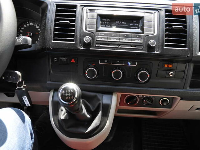 Белый Фольксваген Transporter, объемом двигателя 2 л и пробегом 210 тыс. км за 24800 $, фото 88 на Automoto.ua