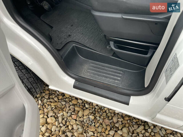 Білий Фольксваген Transporter, об'ємом двигуна 2 л та пробігом 228 тис. км за 19000 $, фото 17 на Automoto.ua