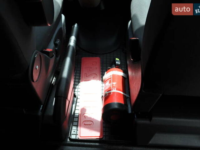 Белый Фольксваген Transporter, объемом двигателя 2 л и пробегом 210 тыс. км за 24800 $, фото 54 на Automoto.ua