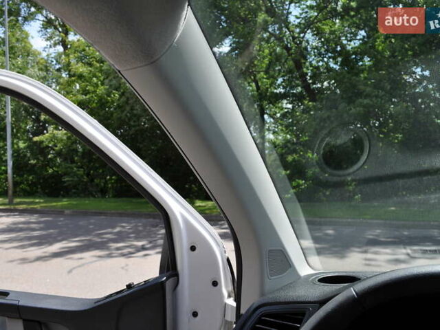 Белый Фольксваген Transporter, объемом двигателя 2 л и пробегом 210 тыс. км за 24800 $, фото 91 на Automoto.ua