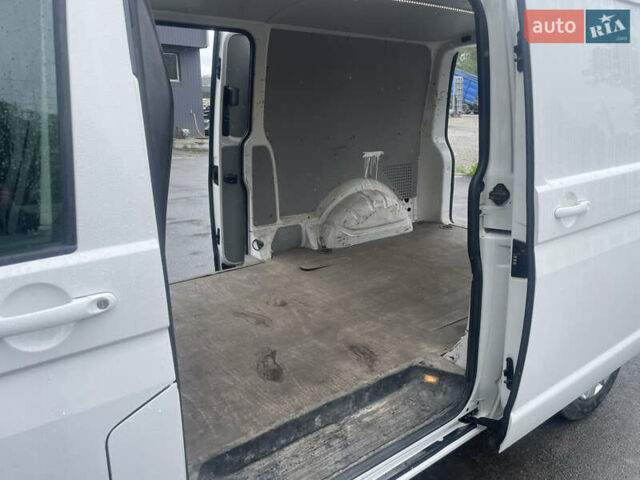 Белый Фольксваген Transporter, объемом двигателя 2 л и пробегом 241 тыс. км за 17500 $, фото 11 на Automoto.ua