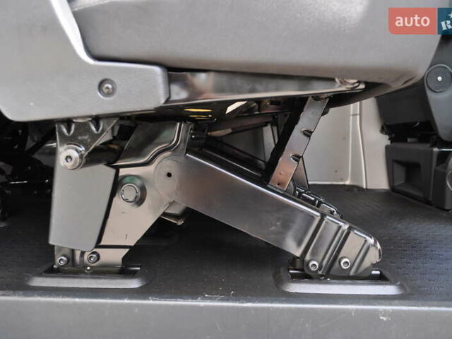 Белый Фольксваген Transporter, объемом двигателя 2 л и пробегом 210 тыс. км за 24800 $, фото 37 на Automoto.ua