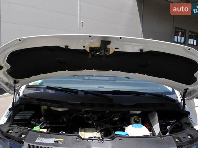 Белый Фольксваген Transporter, объемом двигателя 2 л и пробегом 210 тыс. км за 24800 $, фото 93 на Automoto.ua