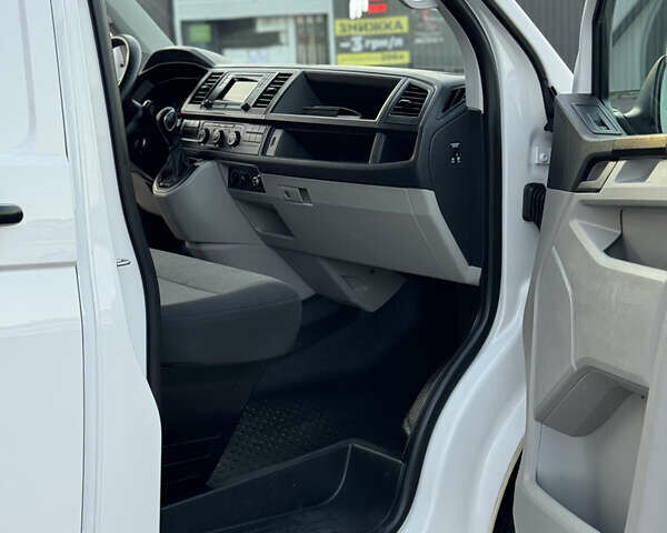 Білий Фольксваген Transporter, об'ємом двигуна 2 л та пробігом 253 тис. км за 18900 $, фото 37 на Automoto.ua