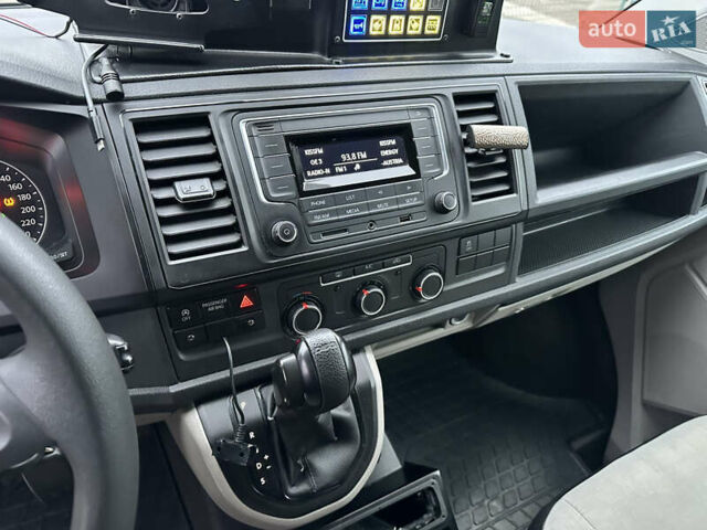 Білий Фольксваген Transporter, об'ємом двигуна 2 л та пробігом 226 тис. км за 29999 $, фото 31 на Automoto.ua
