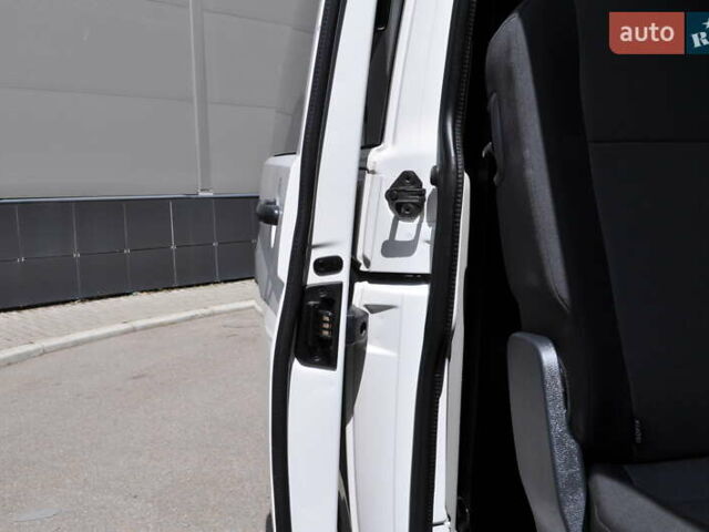 Белый Фольксваген Transporter, объемом двигателя 2 л и пробегом 210 тыс. км за 24800 $, фото 33 на Automoto.ua