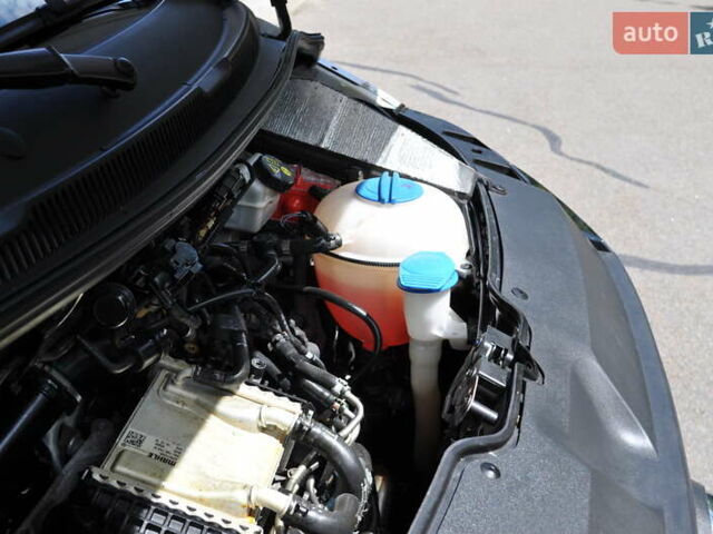 Белый Фольксваген Transporter, объемом двигателя 2 л и пробегом 210 тыс. км за 24800 $, фото 97 на Automoto.ua