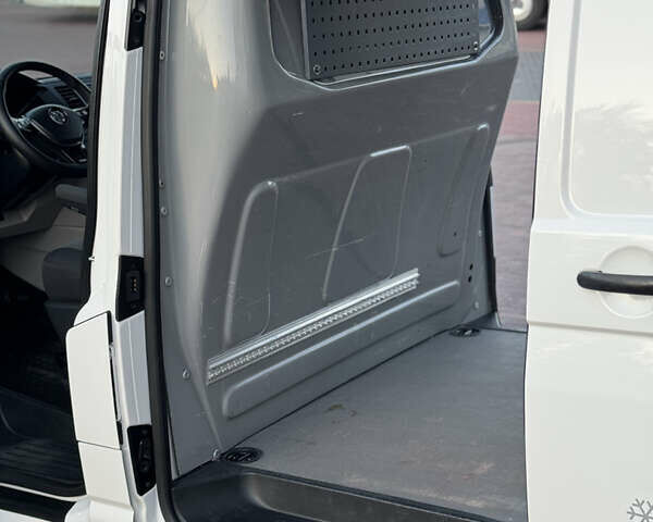 Білий Фольксваген Transporter, об'ємом двигуна 2 л та пробігом 253 тис. км за 18900 $, фото 40 на Automoto.ua