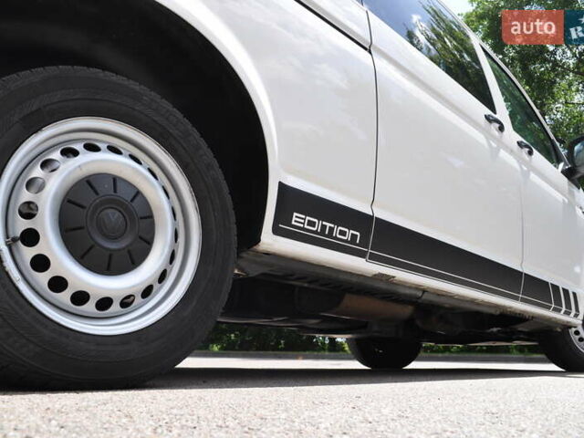 Белый Фольксваген Transporter, объемом двигателя 2 л и пробегом 210 тыс. км за 24800 $, фото 28 на Automoto.ua