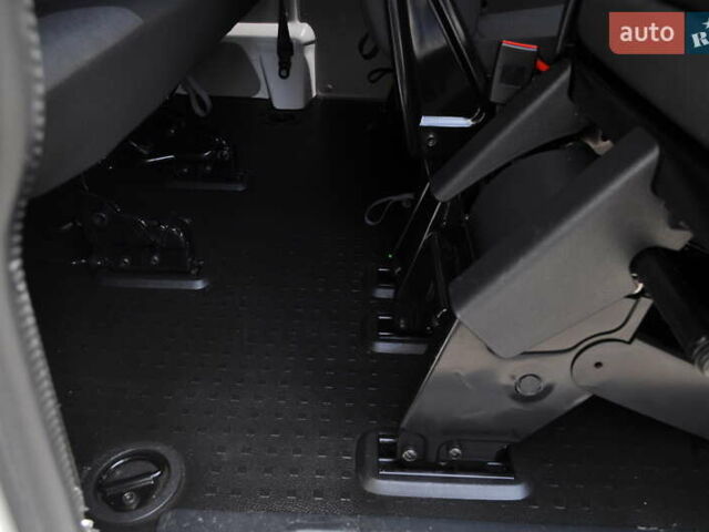 Белый Фольксваген Transporter, объемом двигателя 2 л и пробегом 210 тыс. км за 24800 $, фото 42 на Automoto.ua