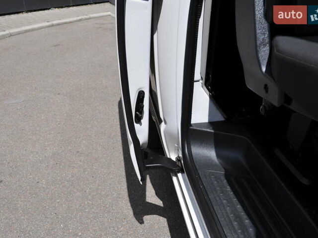 Белый Фольксваген Transporter, объемом двигателя 2 л и пробегом 210 тыс. км за 24800 $, фото 34 на Automoto.ua